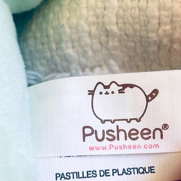 Pusheen plushie - Picture 3 of 6